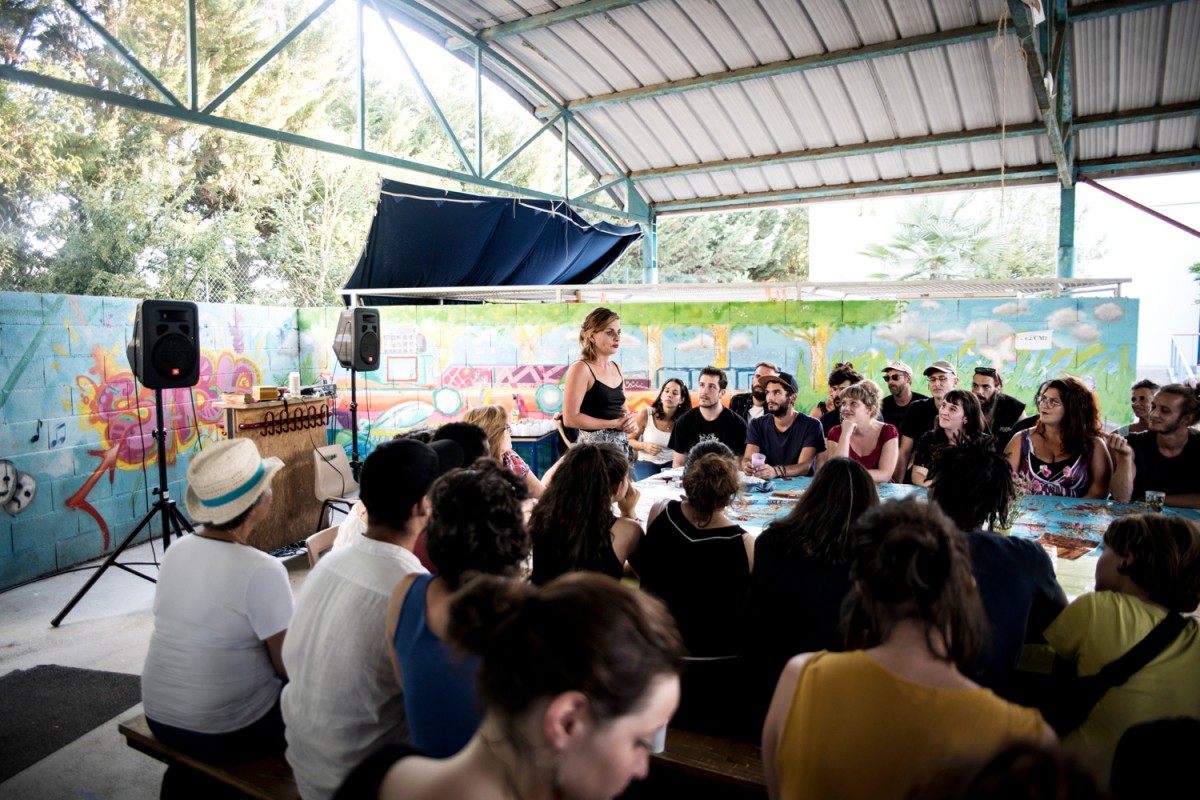 Je me suis réfugiée là,là,là